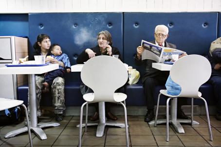 Mihaela and Fernando Stoica eating lunch at a McDonald’s in Piraeus, Greece, in February 2009. Photo: Heidi Piiroinen