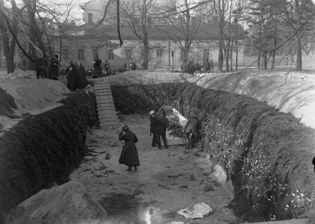 Tyyne Böök, 1918, Suomen valokuvataiteen museo.
